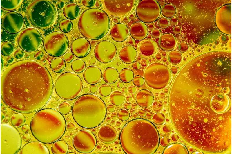 Team of chemical engineers discover method to prevent coalescence in immiscible liquids
